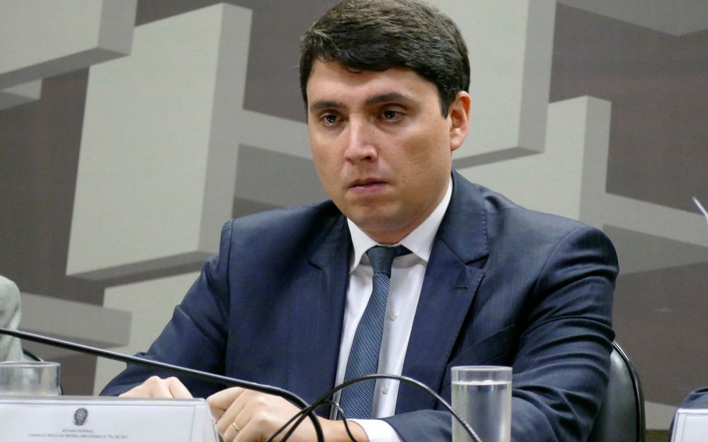 Justi&ccedil;a afasta presidente do Conselho de Administra&ccedil;&atilde;o da Petrobras do cargo