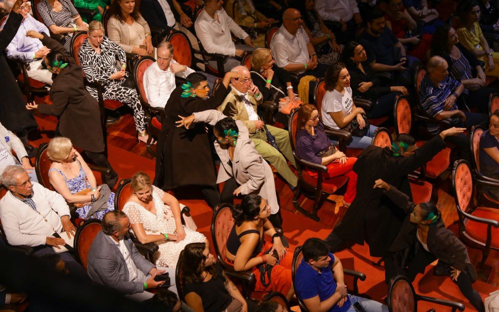 Espetáculo ‘Carmina Burana' encanta amazonenses e turistas no Teatro Amazonas Espetáculo ‘Carmina Burana' encanta amazonenses e turistas no Teatro Amazonas