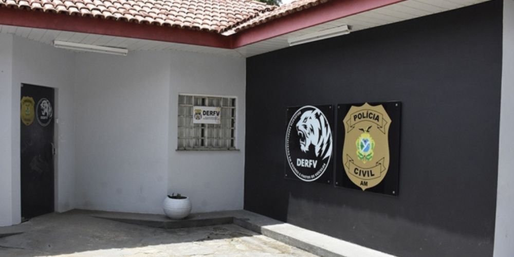 Suspeito de estelionato é preso por enganar clientes com aluguel de motos em Manaus Suspeito de estelionato é preso por enganar clientes com aluguel de motos em Manaus
