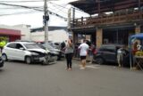 Acidente entre carros deixa motorista ferida no bairro Nossa Sra. das Graças