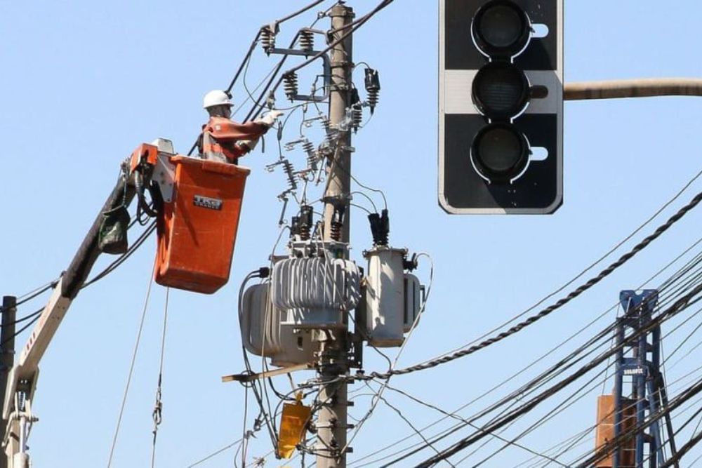 Apagão no Amazonas: Abastecimento de energia deve ser normalizado totalmente nesta segunda-feira (15) Apagão no Amazonas: Abastecimento de energia deve ser normalizado totalmente nesta segunda-feira (15)