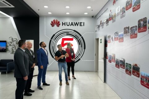 Semig visita Centro de Tecnologia de Inovação em Ecossistemas e discute estratégias com executivos da Huawei