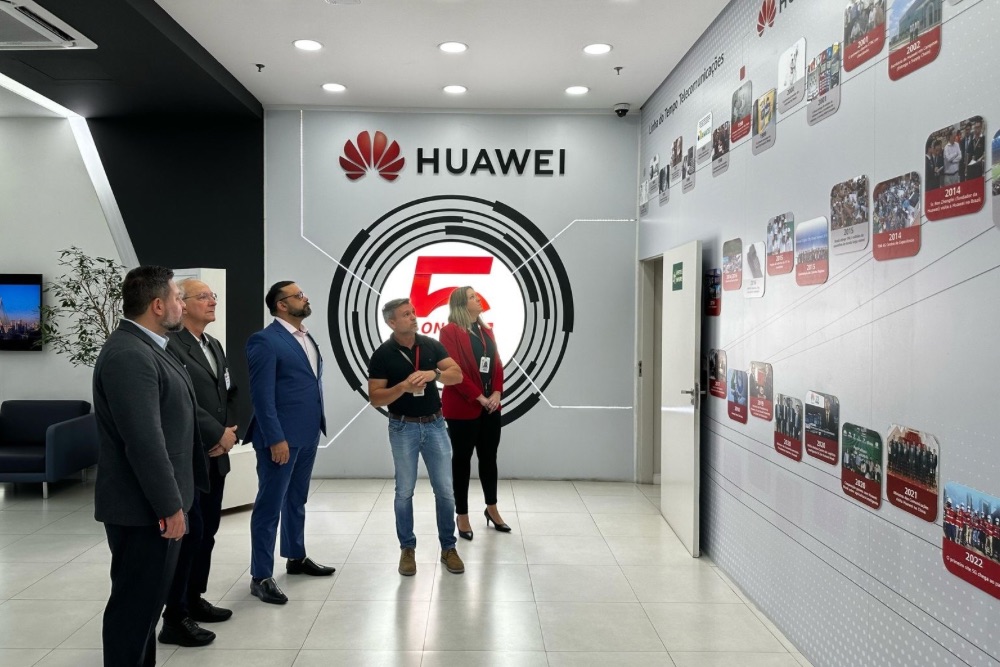 Semig visita Centro de Tecnologia de Inovação em Ecossistemas e discute estratégias com executivos da Huawei Semig visita Centro de Tecnologia de Inovação em Ecossistemas e discute estratégias com executivos da Huawei