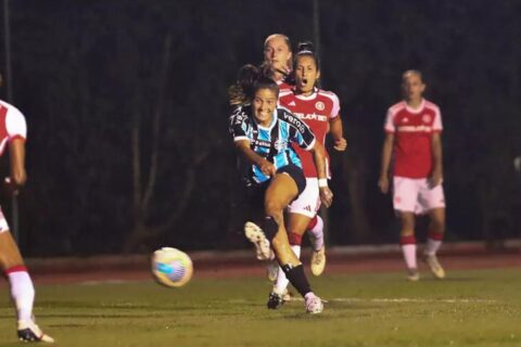 Grêmio supera Internacional por 2 a 0 durante clássico no Brasileirão Feminino