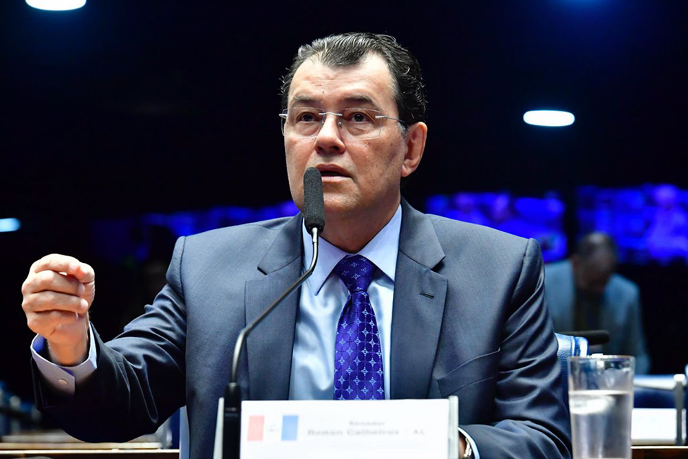 Senador Eduardo Braga subscreve PEC das Calamidades Ambientais para ajudar afetados pela enchente noRS