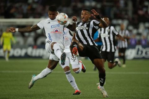 Botafogo recebe Atlético-GO no Nilton Santos pelo Brasileirão