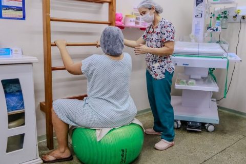 SES-AM incentiva a realização do parto natural humanizado em gestantes e oferece atendimento multicultural nas maternidades