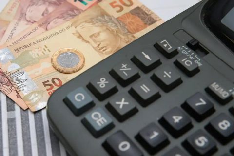 Estimativas do mercado financeiro para inflação e PIB permanecem estáveis, aponta pesquisa