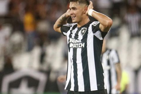 Botafogo supera Atlético-GO por 1 a 0 e consegue a primeira vitória no Brasileirão