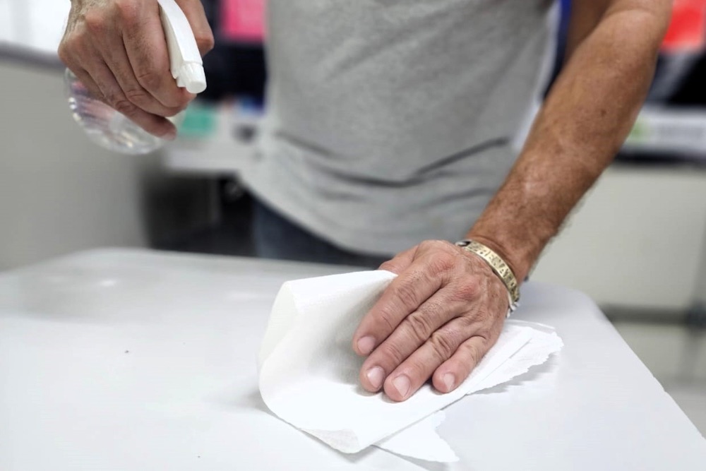 Comercializa&ccedil;&atilde;o de &aacute;lcool l&iacute;quido a 70% volta a ser proibida a partir de 1&deg; de maio