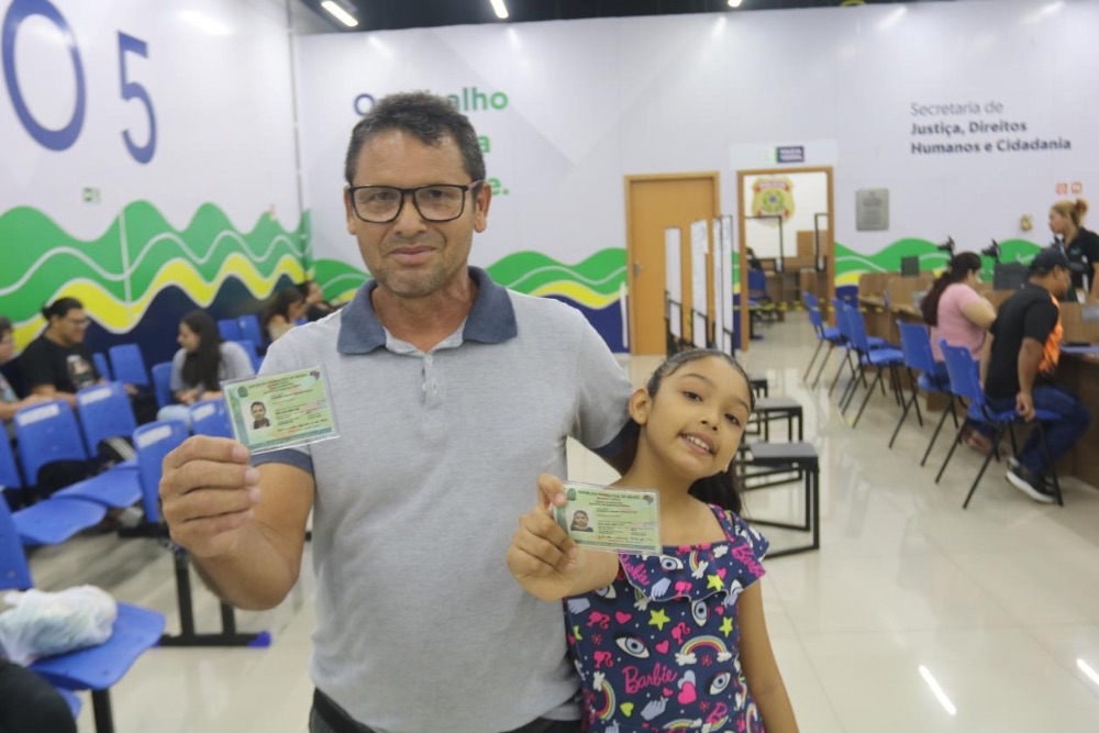 Parintins recebe for&ccedil;a-tarefa para entrega de 2,5 mil Carteiras de Identidade Nacional