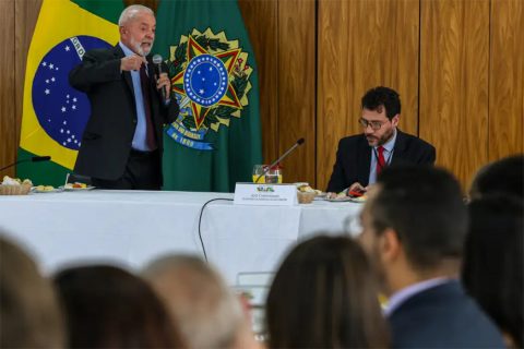 Lula adia viagem ao Chile em razão da crise no Rio Grande do Sul