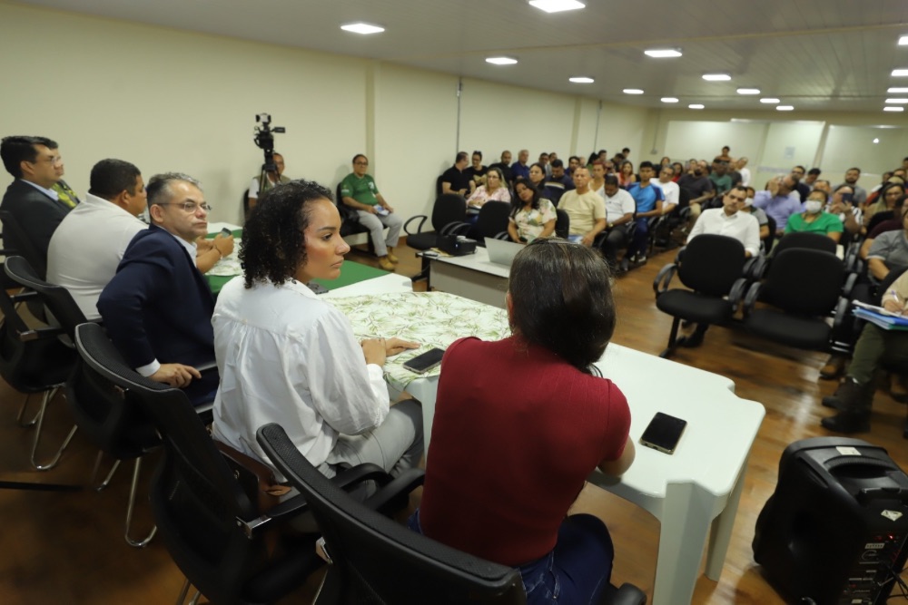 DPE-AM atua em favor de acelerar licenciamento de casas flutuantes do Tarum&atilde;-A&ccedil;u