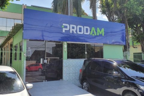 Prodam tem diretor-presidente reconduzido ao cargo