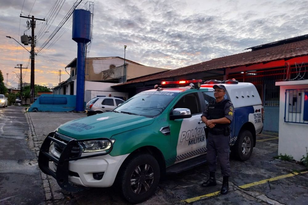 Mulher &eacute; presa ap&oacute;s abandonar filhos dentro de kitnet na Zona Oeste de Manaus