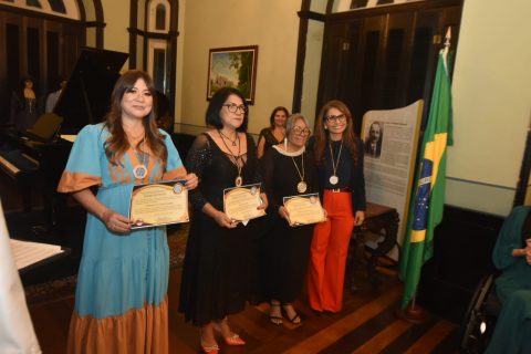 AJEB Amazonas realiza sarau com obras da poetisa Violeta Branca nesta quinta-feira (02)