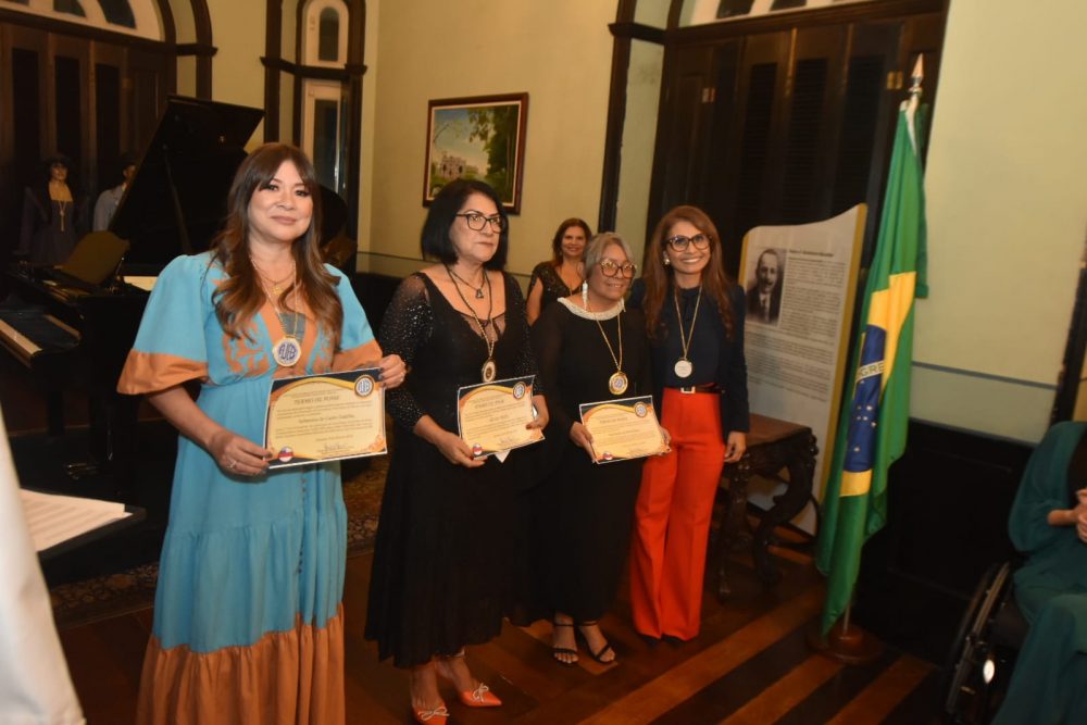 AJEB Amazonas realiza sarau com obras da poetisa Violeta Branca nesta quinta-feira (02) AJEB Amazonas realiza sarau com obras da poetisa Violeta Branca nesta quinta-feira (02)