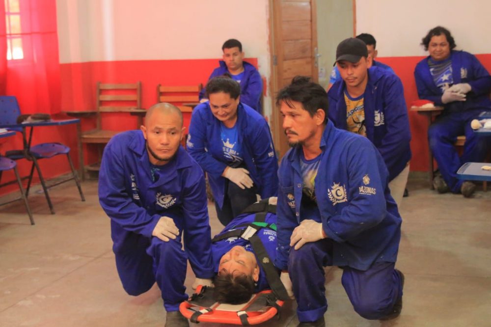 Boi Caprichoso prepara trabalhadores para atuarem em casos de emerg&ecirc;ncia do bumb&aacute;