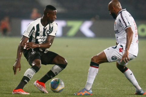 Botafogo derrota Vitória no Nilton Santos pela Copa do Brasil