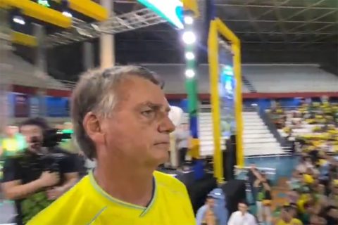 Bolsonaro muda destino e vai para São Paulo. Remoção deve acontecer até 12h