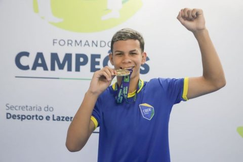 Atleta amazonense do wrestling é campeão do Brasileiro Interclubes Sub-17