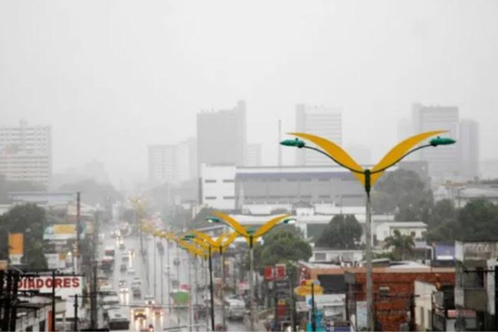 Forte chuva em Manaus provoca duas ocorrências nesta sexta-feira (14)