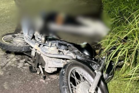 Vigilante morre após bater com motocicleta em carreta na Zona Leste de Manaus