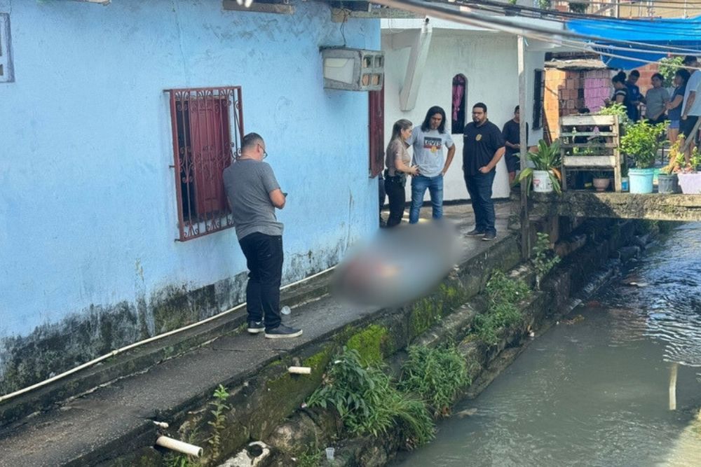 Corpo de homem assassinado a tiros &eacute; encontrado em igarap&eacute; na Zona Oeste de Manaus