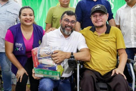 Amazonas reforça assistência a PcD, idosos e trabalhadores rurais com entrega de 750 cestas de alimentos em Manacapuru
