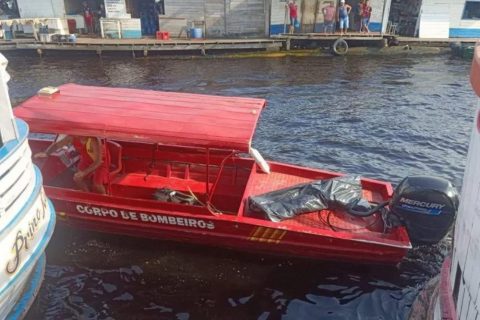 Corpo é encontrado boiando entre barcos na Feira da Panair