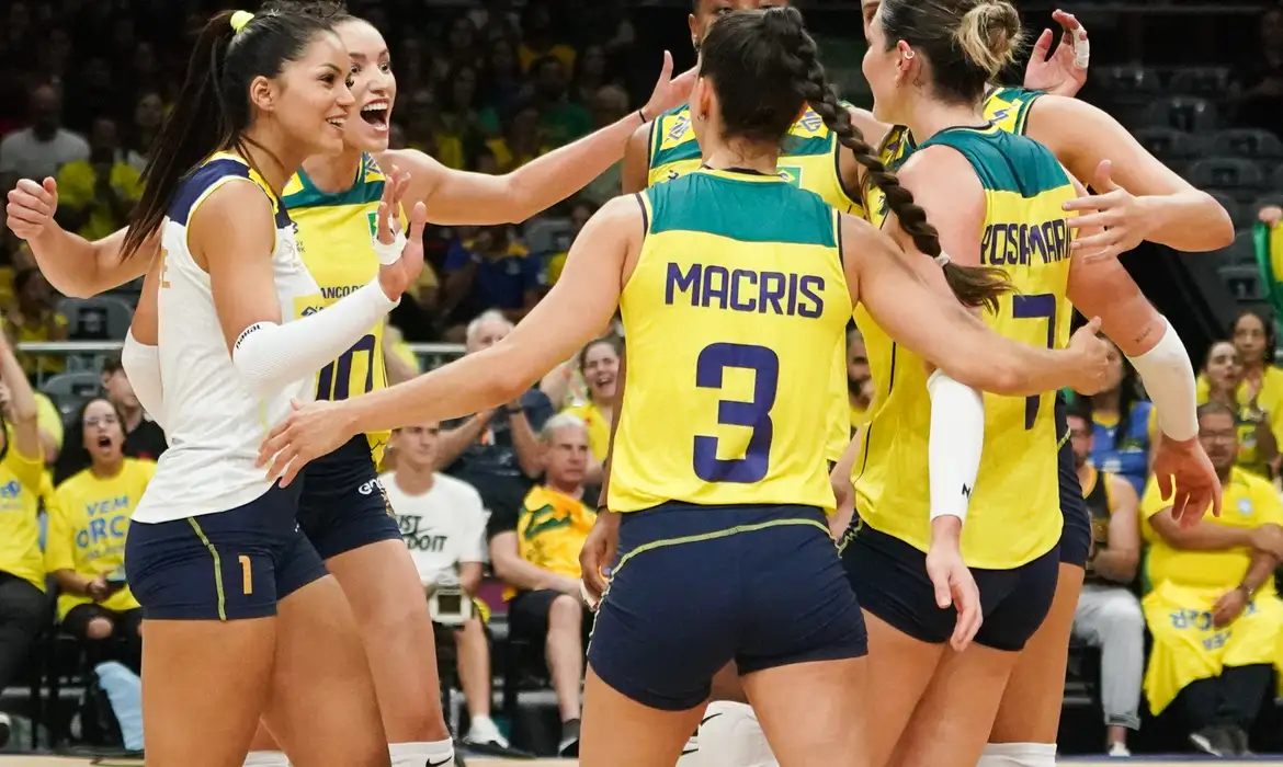 Brasil derrota Canadá na estreia da Liga das Nações Feminina Brasil derrota Canadá na estreia da Liga das Nações Feminina