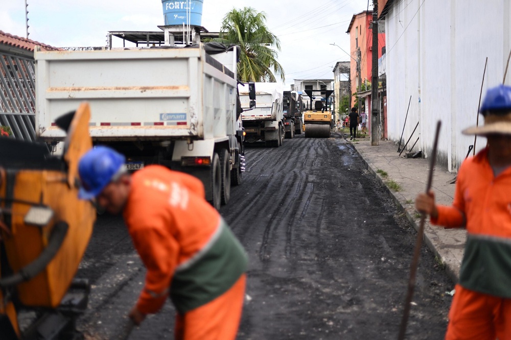 Comunidade Parque São Pedro recebe mais obras do 'Asfalta Manaus' em  pavimentação - Portal do Marcos Santos