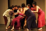 Teatro da Instalação recebe nova sessão do espetáculo ‘Helena’ neste domingo (26)