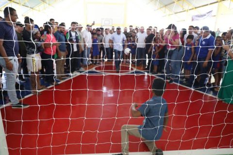 Município de Tefé ganha nova quadra poliesportiva e investimentos ao setor social