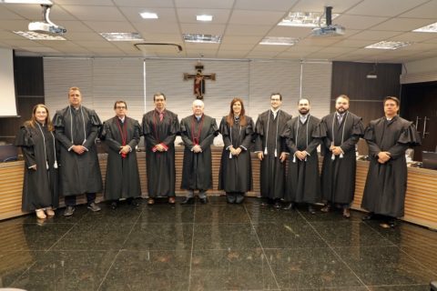 TRE-AM realiza primeira sessão de julgamento com novos dirigentes