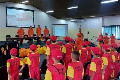 Bombeiros Mirins participam de evento sobre combate à exploração sexual de crianças e adolescentes em Manaus