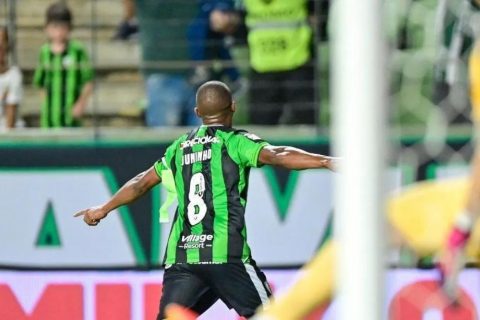 Brasileirão: América-MG vence Santos por 2 a 1 e cola na liderança da Série B