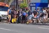Motociclista fica ferido após colidir com meio-fio na avenida Noel Nutels