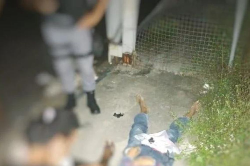 Suposto assaltante é espancado até a morte no bairro Santa Etelvina Suposto assaltante é espancado até a morte no bairro Santa Etelvina