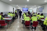 Agentes de trânsito participam de treinamento para otimizar sistema da Zona Azul em Manaus