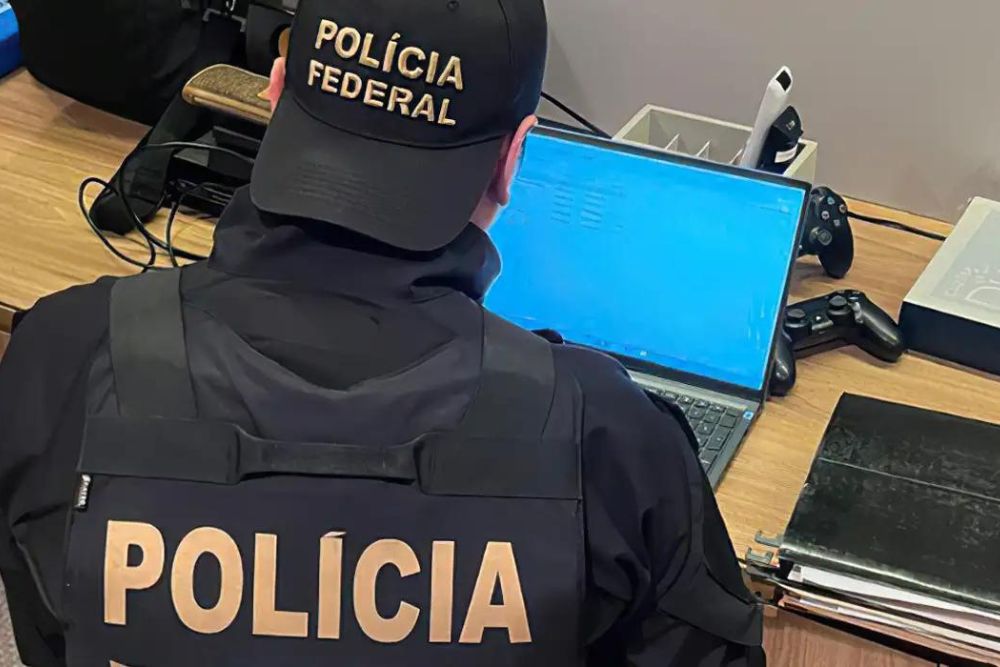 PF prende homem que importava peças de armas ilegalmente dos EUA PF prende homem que importava peças de armas ilegalmente dos EUA