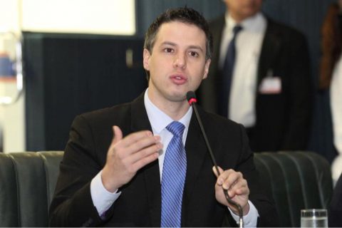 Morre o ex-deputado Arthur Bisneto, filho do ex-prefeito Arthur Virgílio Neto