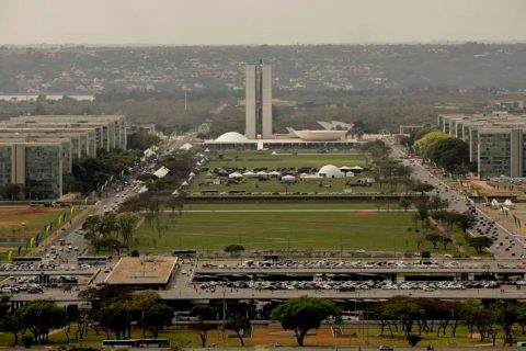 Contas públicas têm superávit de R$ 6,7 bilhões em abril