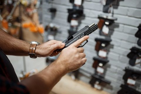 Câmara aprova projeto que reduz exigências para posse de armas