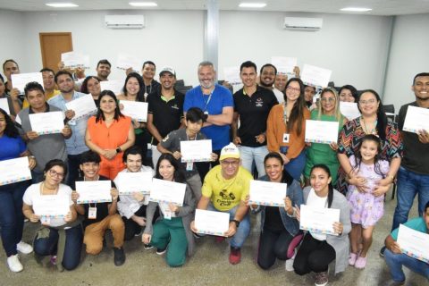 Manaus certifica 5ª turma do curso ‘Técnico de Celular’