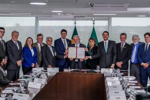 Lula sanciona lei que limita escolha de foro em ações judiciais