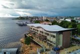 Voluntários se reúnem para ação de limpeza no mirante Lúcia Almeida em Manaus