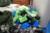 Casal é preso com mais de 80 kg de entorpecentes no forro do camarote de embarcação em Coari