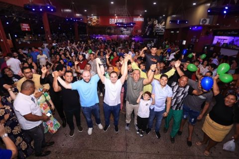 Roberto Cidade assume compromisso de implementar Auxílio Municipal Permanente durante ação da pré-campanha em Manaus