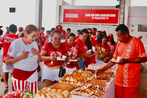 Garantido promove confraternização de itens coletivos com café regional em Parintins